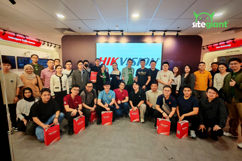 SiteGiant with Hikvision collaboration event group photo